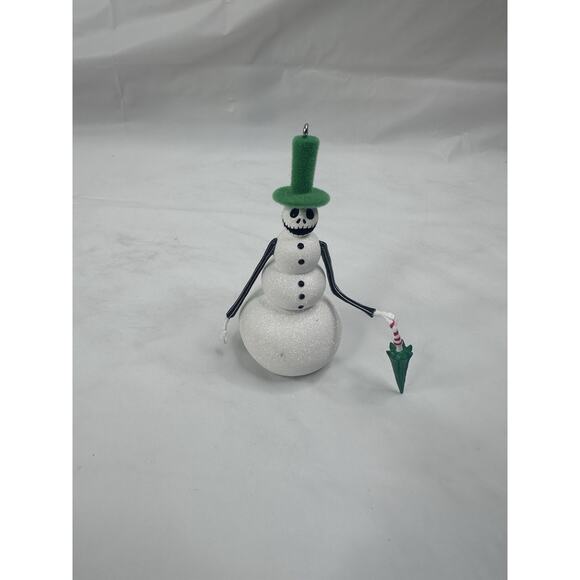 The Nightmare Before Christmas - Hallmark Ornament - A Snowy Surprise - NEW - Picture 2 of 4